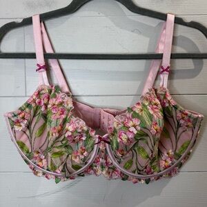 Victoria's Secret Dream Angels Unlined Balcony Lily Embroidery Bra Size 38DD